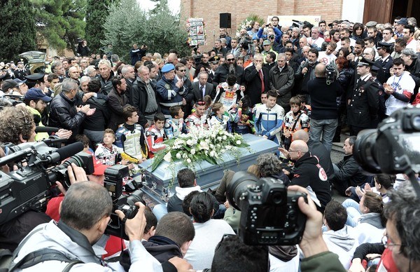 Emotional funeral service bids farewell to Marco Simoncelli