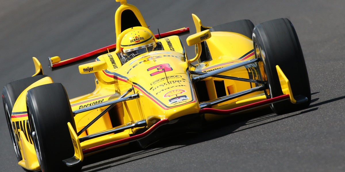 Castroneves Passes 227 MPH in 'Fast Friday' Preview