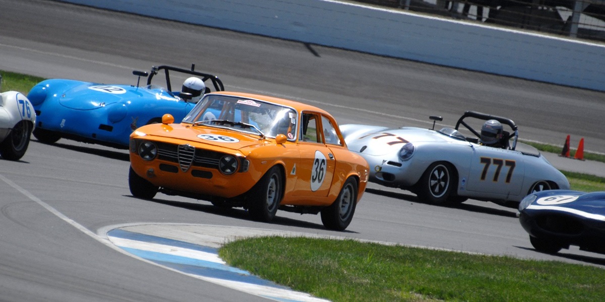 Vintage Racers Encourage Fan Engagement at IMS