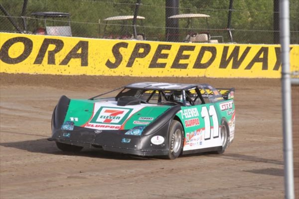 Kanaan Has 'Crazy' Time Racing On Dirt In Prelude