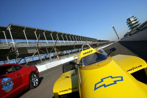 Chevrolet to return to IndyCar in 2012