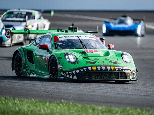 Rexy races at the Battle on the Bricks