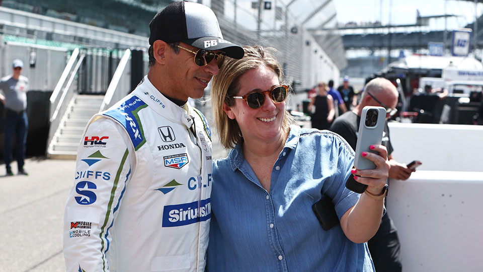 Helio Castroneves takes a selfie