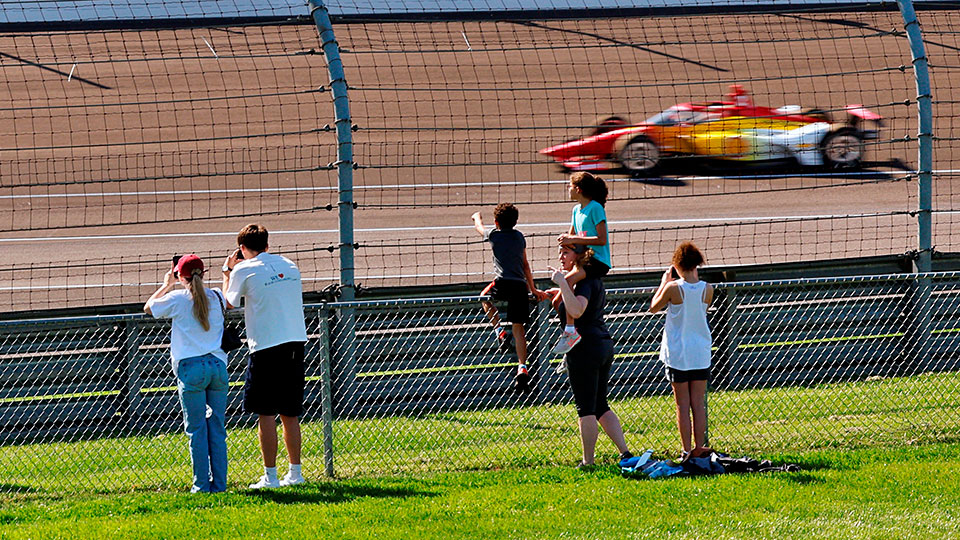 Fans watch Indy 500 Practice